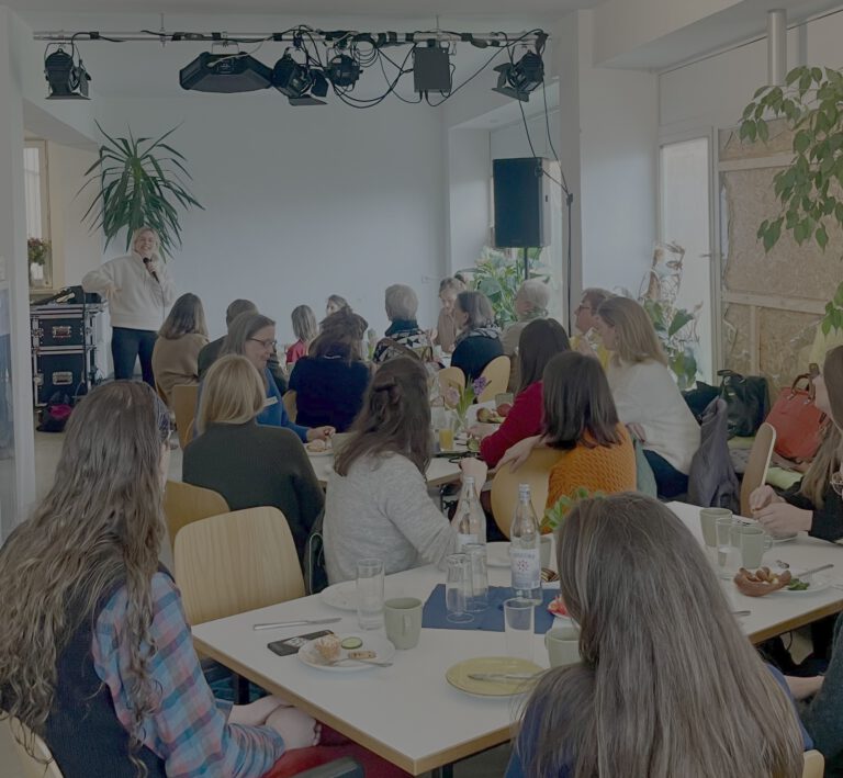 WEIL WIR MEHR FRAUEN IN DER POLITIK BRAUCHEN